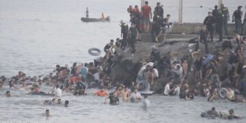 المغرب وإسبانيا ينسقان لإعادة أكثر من 1000 قاصر في سبتة إلى أسرهم