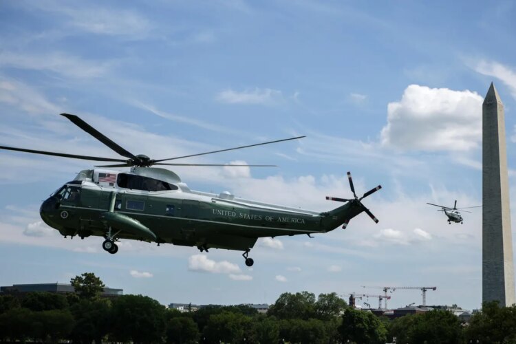 الهيئة الفيدرالية للطيران تحقق بحادث سلامة مروحية Marine One في واشنطن 2026 الهيئة الفيدرالية للطيران تحقق بحادث سلامة مروحية Marine One في واشنطن 2026