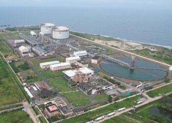 بترو نت توقف ثلاثة ناقلات LNG بسبب القوة القاهرة في عقود قطر حتى 2028