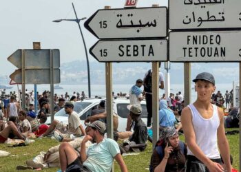 تدفق استثنائي لمهاجرين من المغرب يضغط على اقتصاد سبتة الإسبانية