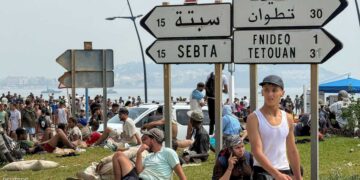 تدفق استثنائي لمهاجرين من المغرب يضغط على اقتصاد سبتة الإسبانية