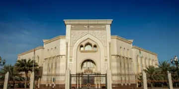 دائرة التنمية الاقتصادية بالشارقة ومجموعة الطنيجي تخططان لتوفير مكاتب لفروع الشركات الأجنبية في الإمارات