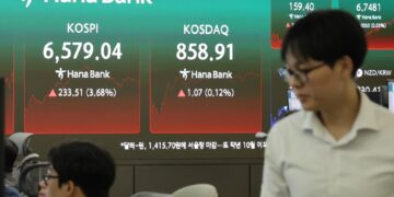سوق كوريا الجنوبية يرفع مؤشر KOSPI بنسبة 3.68 في المئة بدعم الأسهم التقنية
