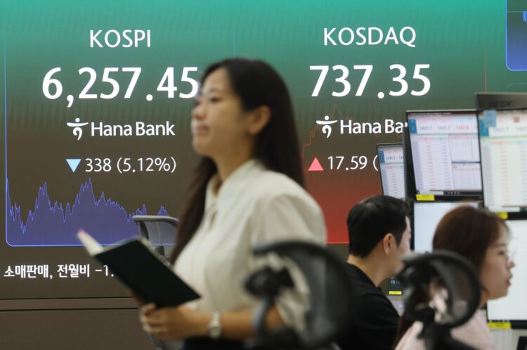 كوريا الجنوبية تنخفض مؤشر KOSPI بنسبة 5.12% وتربح Kosdaq 2.44% في أغسطس 2026 كوريا الجنوبية تنخفض مؤشر KOSPI بنسبة 5.12% وتربح Kosdaq 2.44% في أغسطس 2026