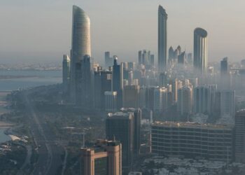 مبيعات العقارات في أبوظبي خلال 7 أشهر من 2026 تبلغ 25.56 مليار دولار