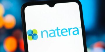 ناتيرا ترتفع أسهمها 21.3 بالمئة إلى أعلى مستوى تاريخي في 2026