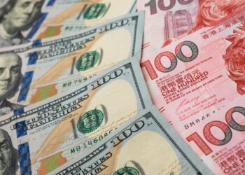 هيئة الأوراق المالية في هونغ كونغ تطالب بمراجعة ربط دولار هونغ كونغ بالدولار الأمريكي بعد أربعة عقود